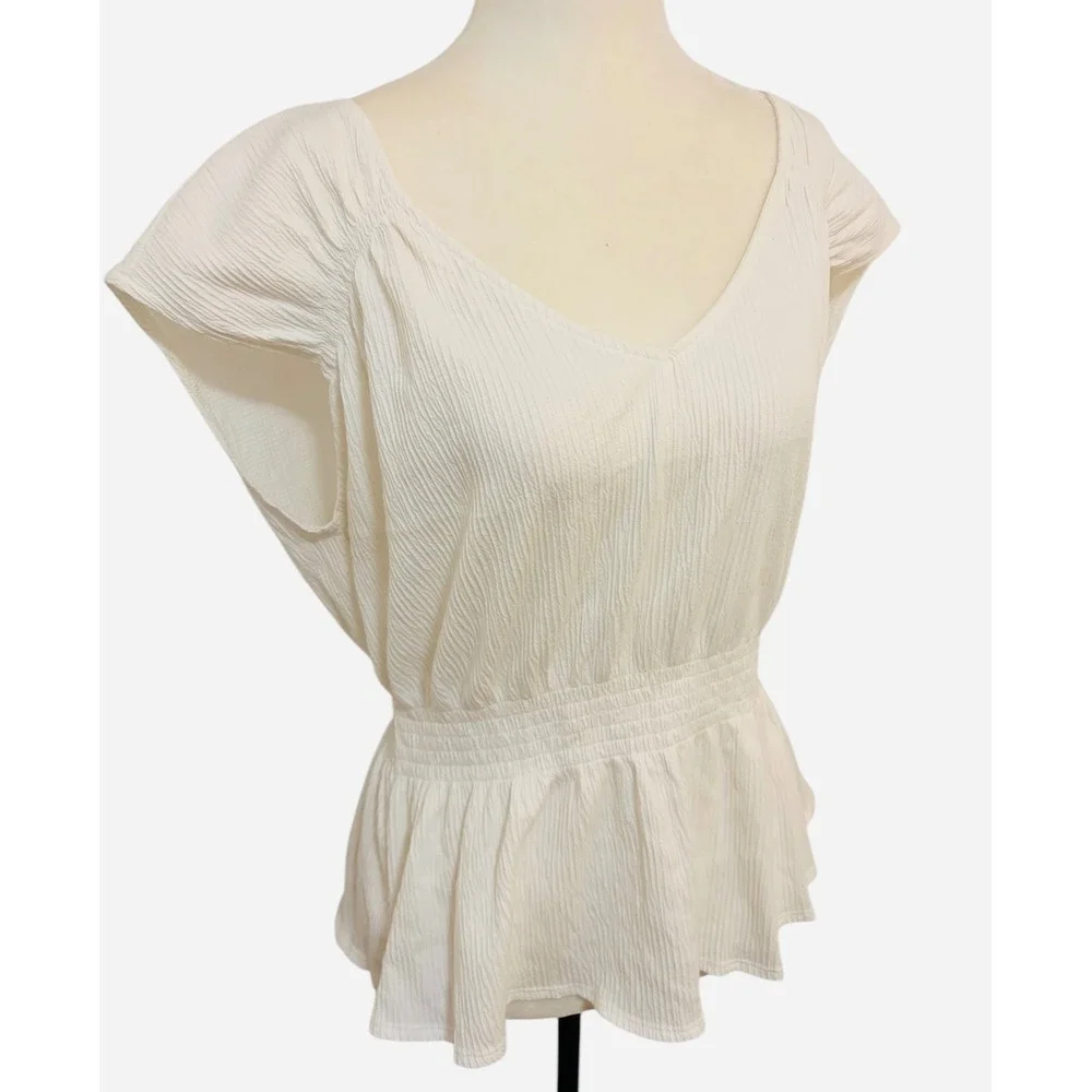 Old Navy Large White Textured Peplum V Neck Cap Sleeve Top Women's - Picture 3 of 9